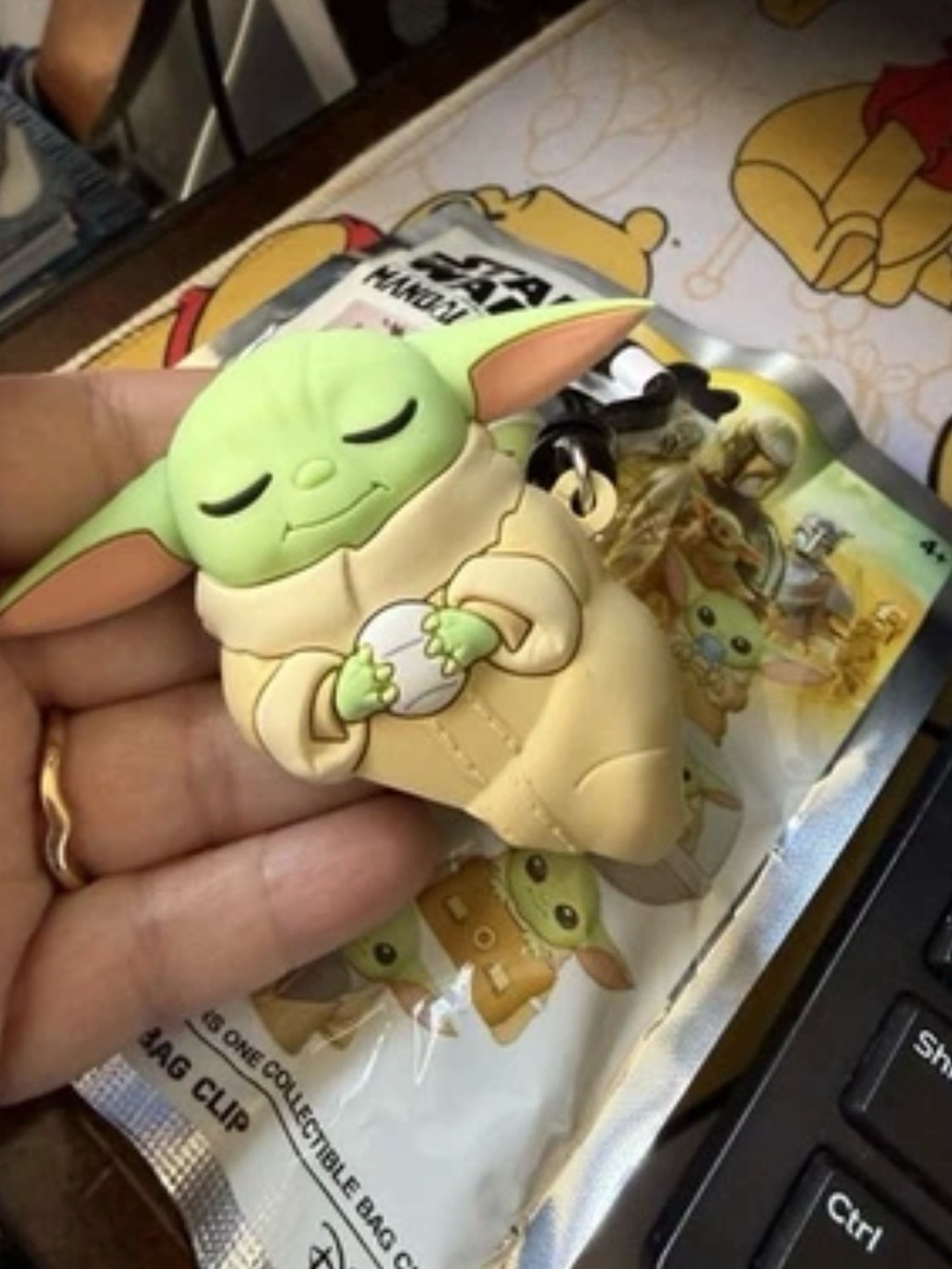 Star Wars The Mandalorian Series 4 Blind Bag Figural Bag Clip Grogu meditation